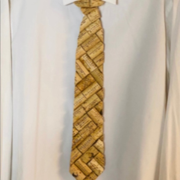 Handmade Wine Cork Tie - Picture 2 of 2